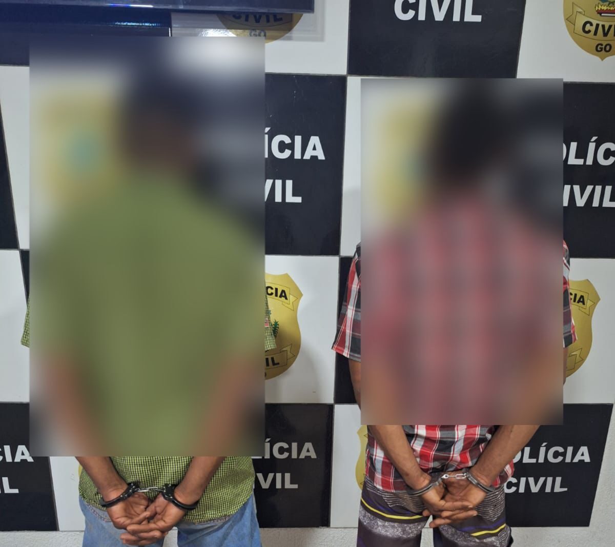 Bandidos burros furtam três cavalos de fazenda e são presos durante desfile com animais furtados em festa no centro da cidade em Cristalina; só em Goiás. Veja