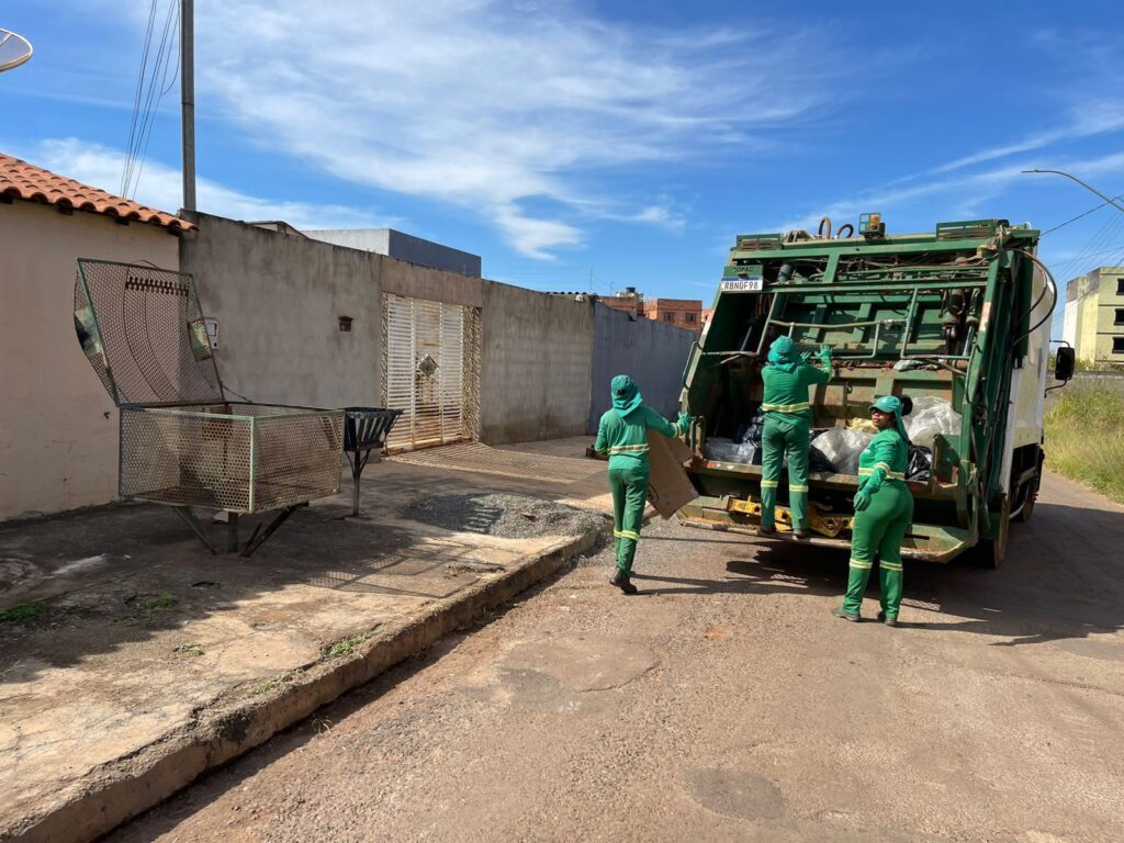 Valparaíso éa primeira cidade no estado á implantar no quandro de Limpeza urbana, uma equipe só de Mulheres.