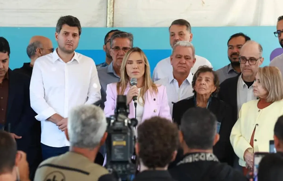 Durante evento, Celina diz que Michelle fez desabafo ao falar de Flávio e que 