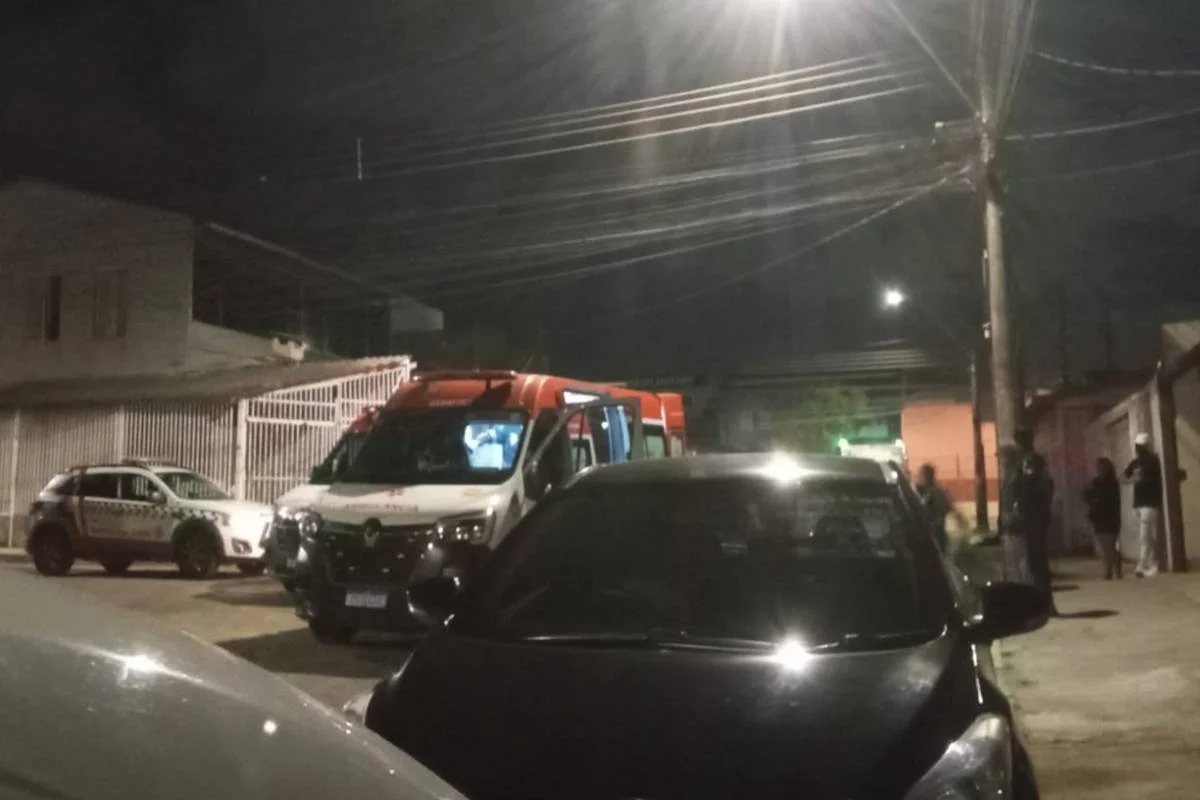 Homem mata mulher dentro de casa e deixa filho da vítima ferido no DF