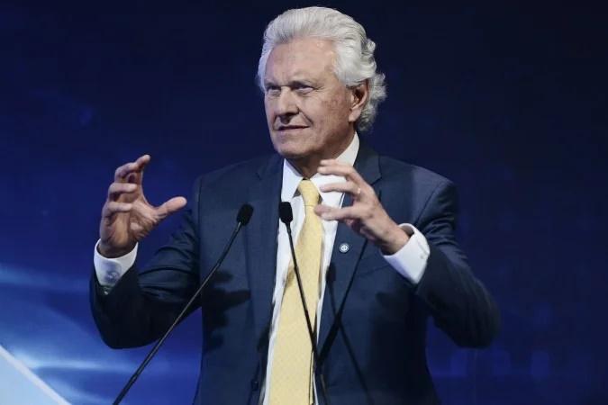 Caiado critica disputa entre a família Bolsonaro e Lula: “Jogam o mesmo jogo”
