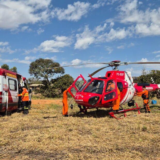 Criança é socorrida de helicóptero após sofrer descarga elétrica em área rural do DF