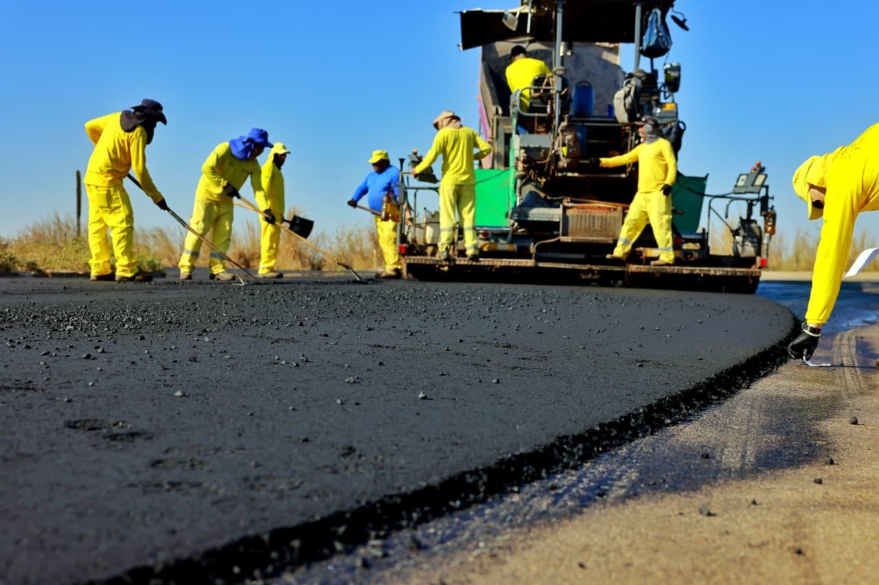 Governo de Goiás executa obras de pavimentação e restauração da GO-217, em Mairipotaba