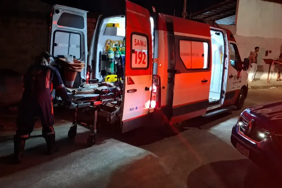 Homem investigado por estupro, atira no rosto da companheira em Goiás 