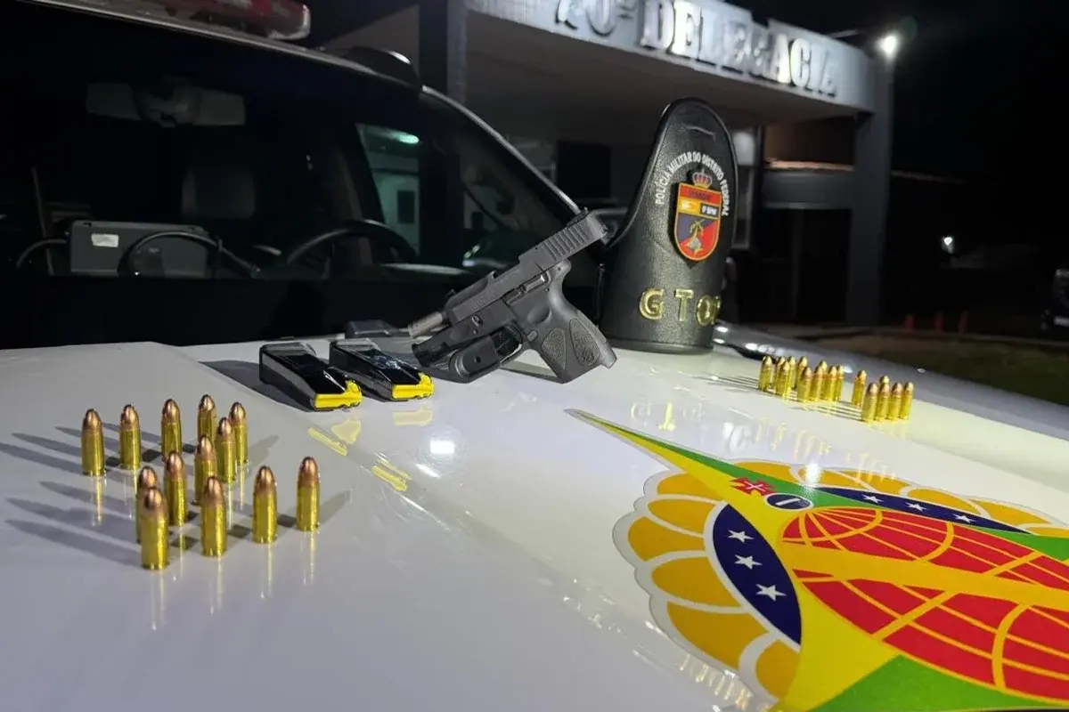 Mulher pega arma do marido CAC, e atira na cabeça do esposo 