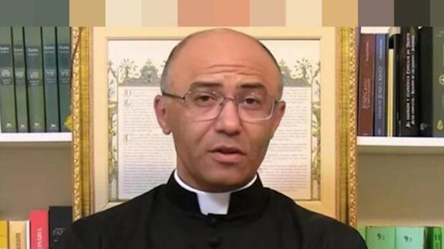 excomungado desde o início de julho, criticou o que chamou de “ideias modernas e heréticas” dentro da Igreja.