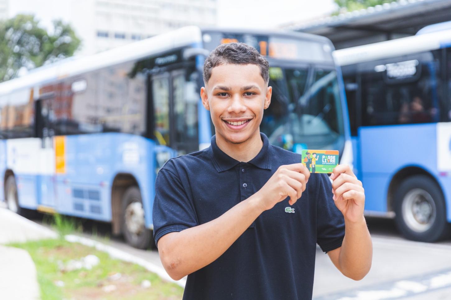 Governo de Goiás abre cadastro e recadastro do Passe Livre Estudantil, benefício que garante até 48 viagens mensais para estudantes da rede pública e privada