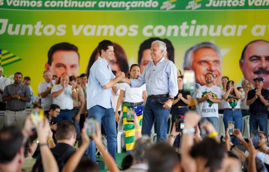 Daniel Vilela reúne 22 prefeitos e 2 mil pessoas