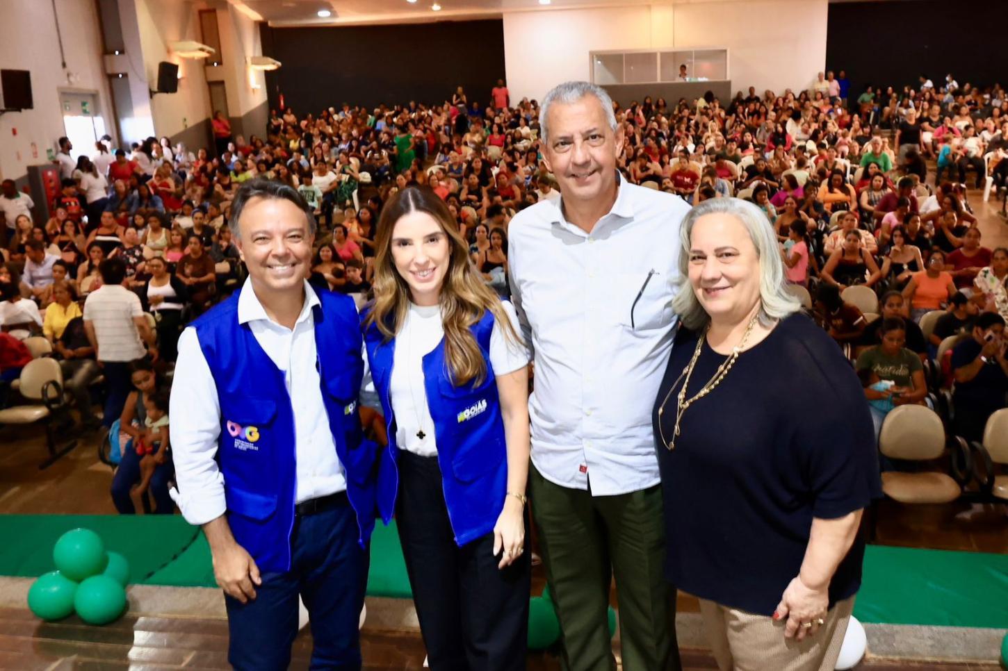 Coordenadora do Goiás Social, primeira-dama Iara Vilela entrega mais de mil cartões de programas sociais, em Catalão