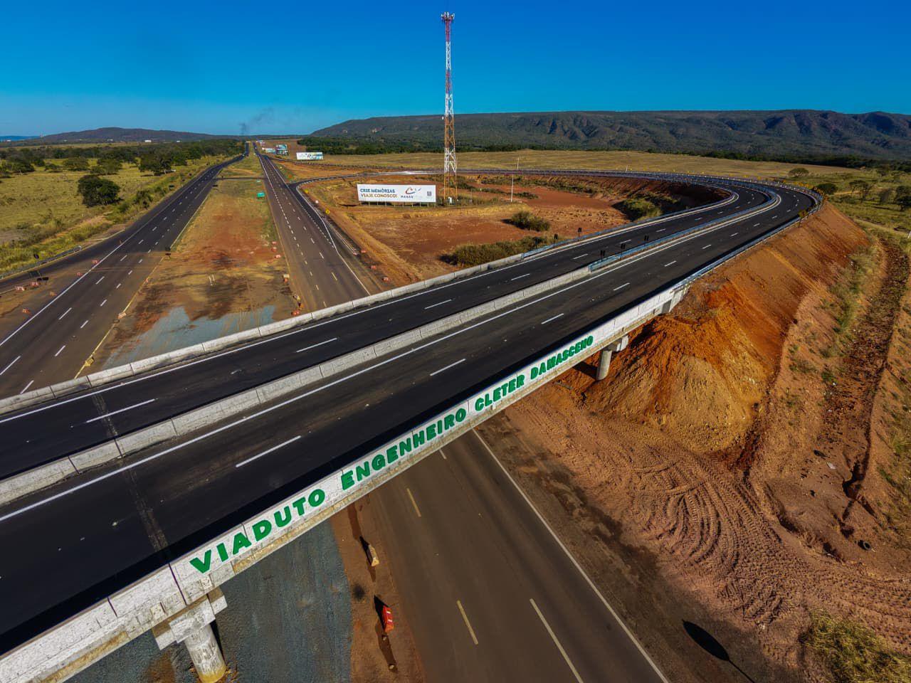 Daniel Vilela entrega obras em rodovias em Caldas Novas que vão garantir maior trafegabilidade e segurança à população