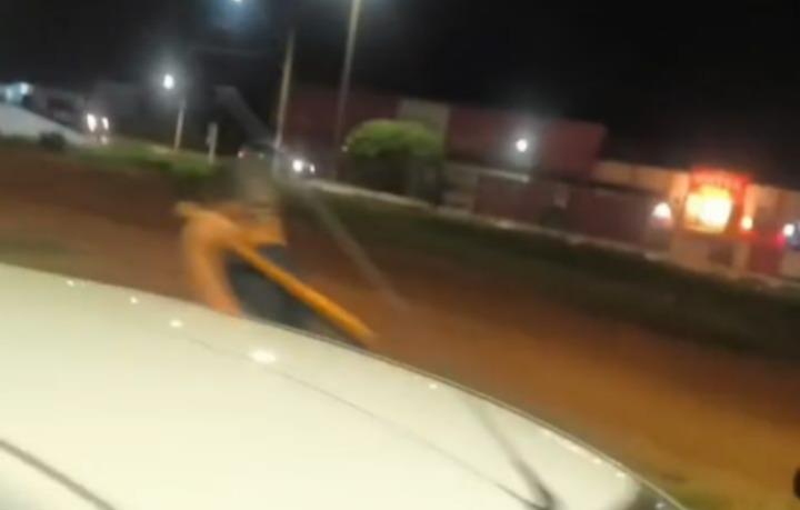 Vídeo mostra confusão entre cliente e travesti após programa Sexual em Valparaíso 