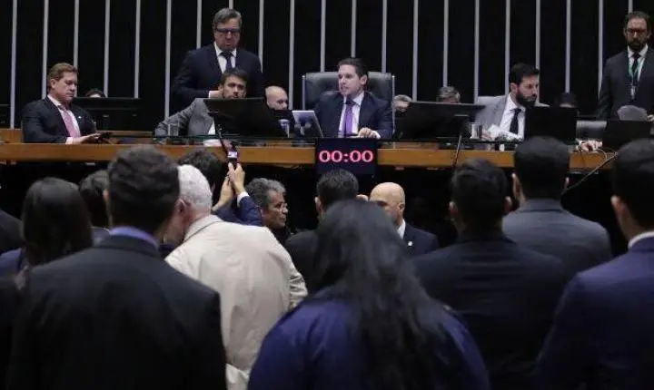 Big techs usam PL das Fake News como fantasma contra regulação do mercado digital