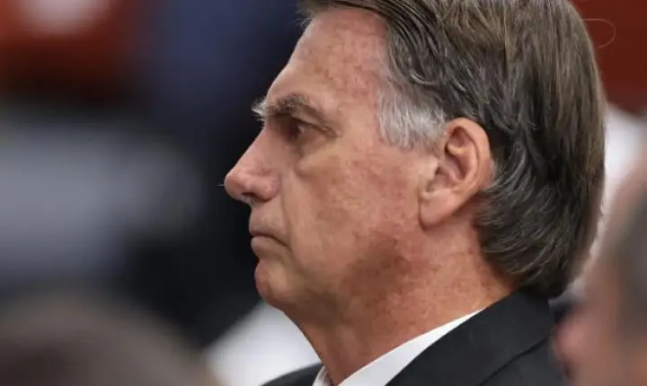 PCDF pede autorização ao STF para ouvir Bolsonaro sobre arma apreendida