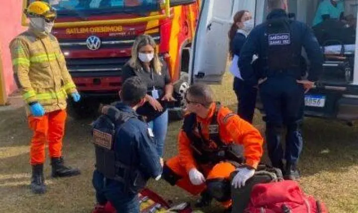 Criança de 4 anos é socorrida pelo Corpo de Bombeiros após ser picada por jararaca em Cavalcante