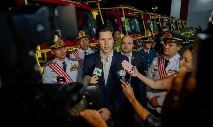 Daniel Vilela anuncia promoção de 793 bombeiros e entrega veículos à corporação