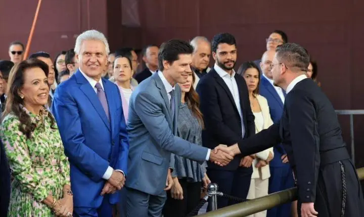 Daniel Vilela e Caiado participam de missa solene do Divino Pai Eterno em Trindade