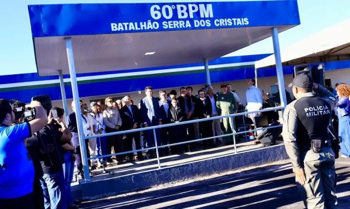 Daniel Vilela entrega pavimentação da GO-309 e novo batalhão da PM em Cristalina 