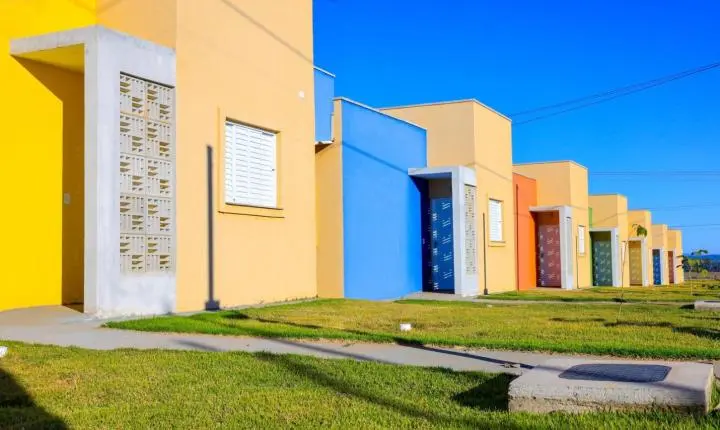 Daniel Vilela realiza sonho da casa própria de 85 famílias em Urutaí e Cezarina