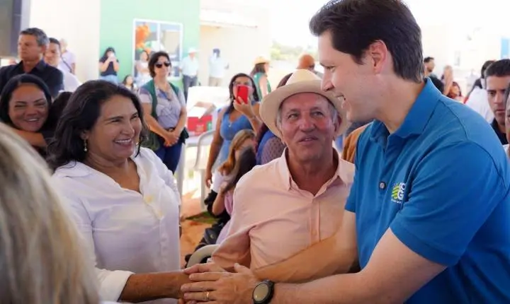 Daniel Vilela realiza sonho da casa própria de 85 famílias em Urutaí e Cezarina