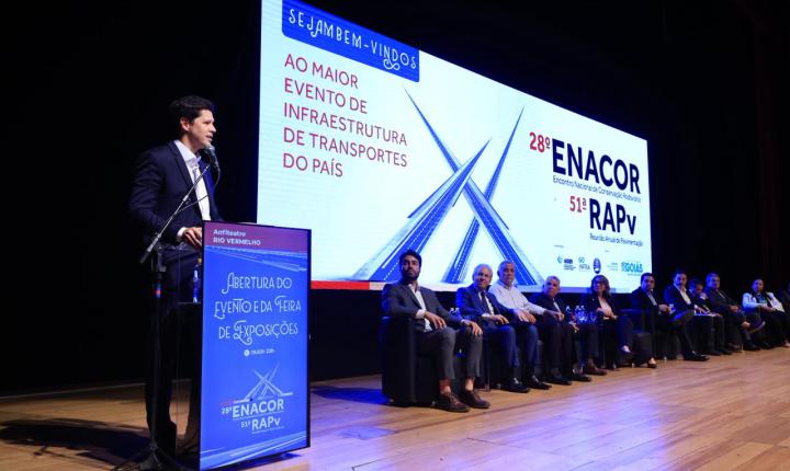 Daniel Vilela participa da abertura do Enacor e coloca Goiás no centro das discussões sobre logística