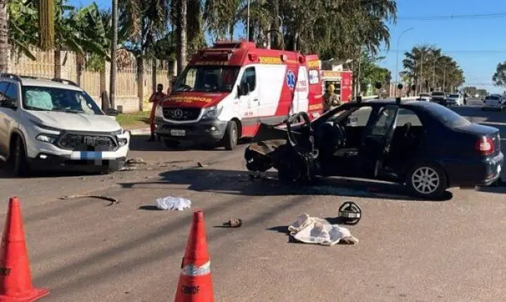Motorista é levado ao hospital após batida entre dois veículos no Gama