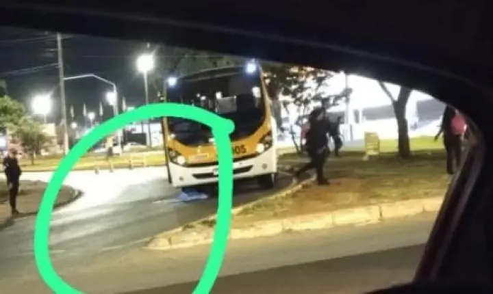Mulher morre após ser atropelada por micro-ônibus na DF-290, em Santa Maria