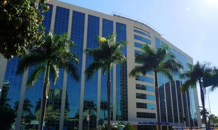Transferência simbólica da Capital para a cidade de Goiás altera funcionamento de repartições públicas do governo