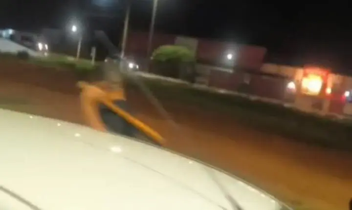 Vídeo mostra confusão entre cliente e travesti após programa Sexual em Valparaíso 